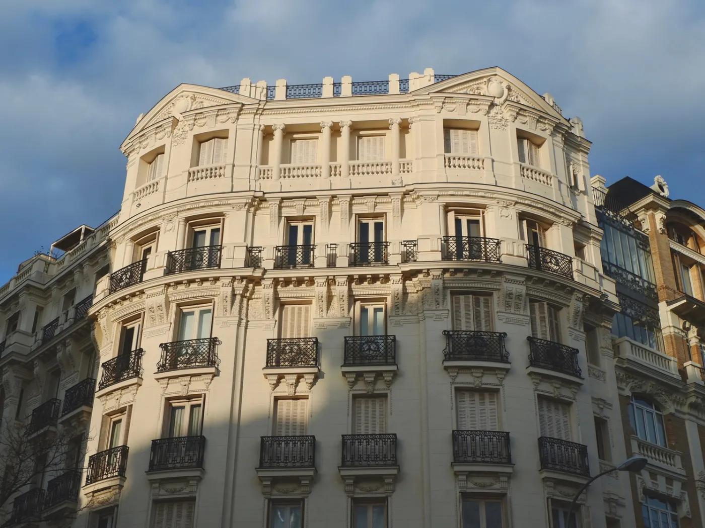 Edificio de viviendas en Chamberí, barrio del despacho AL Abogados Edificio de viviendas en Chamberí, barrio del despacho AL Abogados